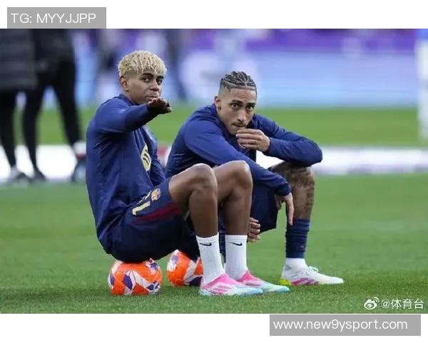 拉菲尼亚与亚马尔庆祝进球合影分享展现默契合作与友谊之情