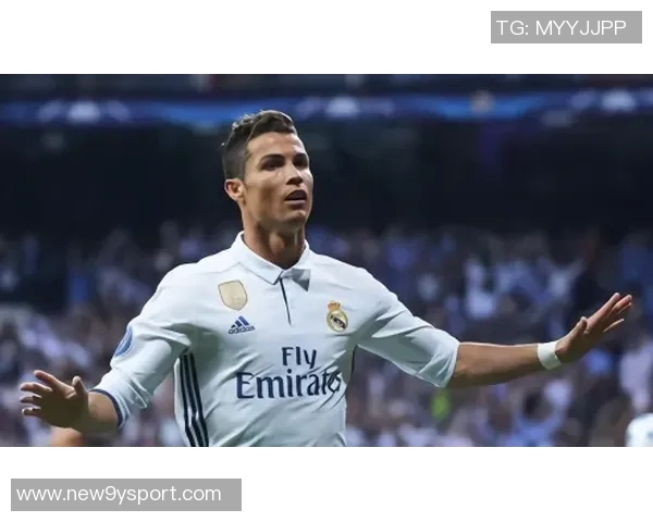 回顾17年前C罗首获金球奖梅西托雷斯紧随其后