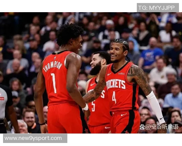 火箭队比赛稀缺令人怀念球迷期待球队重返赛场的热情与激情
