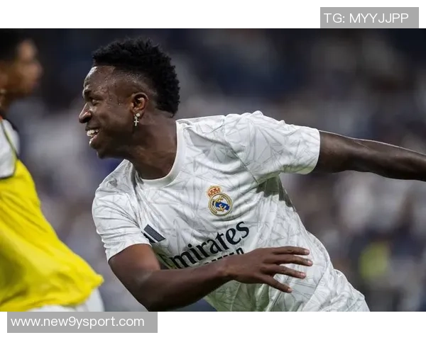 早报：罗德里戈绝杀助皇马逆转阿拉维斯收获胜利