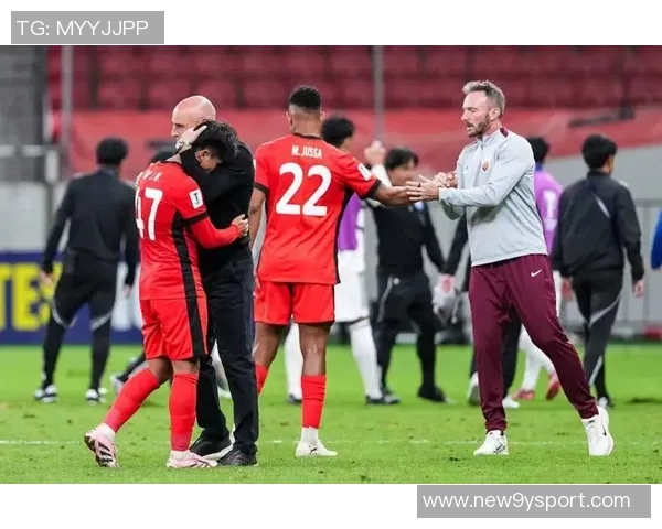 海港队在主教练穆斯卡特的带领下全力备战重返赛场迎接新挑战