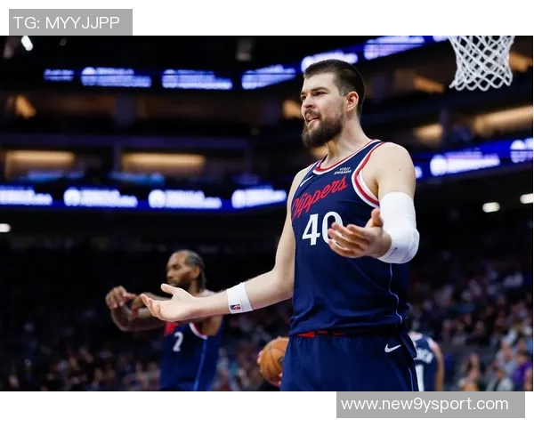 美记透露步行者计划引进加福德助力哈利伯顿打造下赛季空接连线 美记透露步行者计划引进加福德助力哈利伯顿打造下赛季空接连线