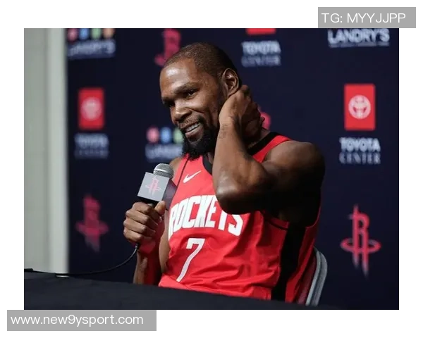 杜兰特赞弗拉格全面提升称控卫角色限制了他的发挥